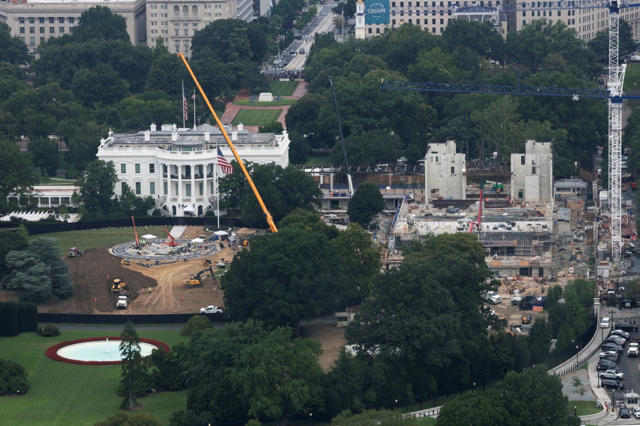 Trump can keep building ballroom while Supreme Court weighs appeal