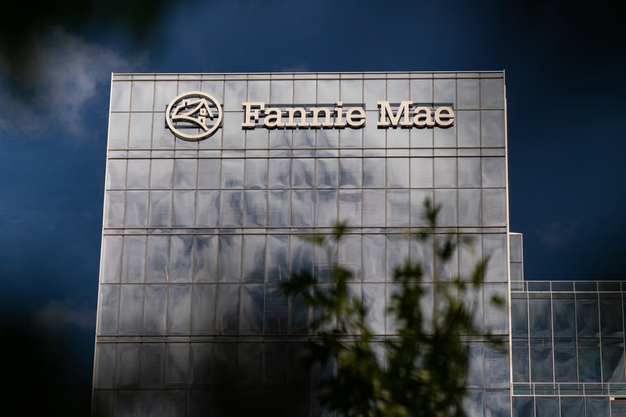 Fannie Mae stock dips on report of high-ranking departures at mortgage giant