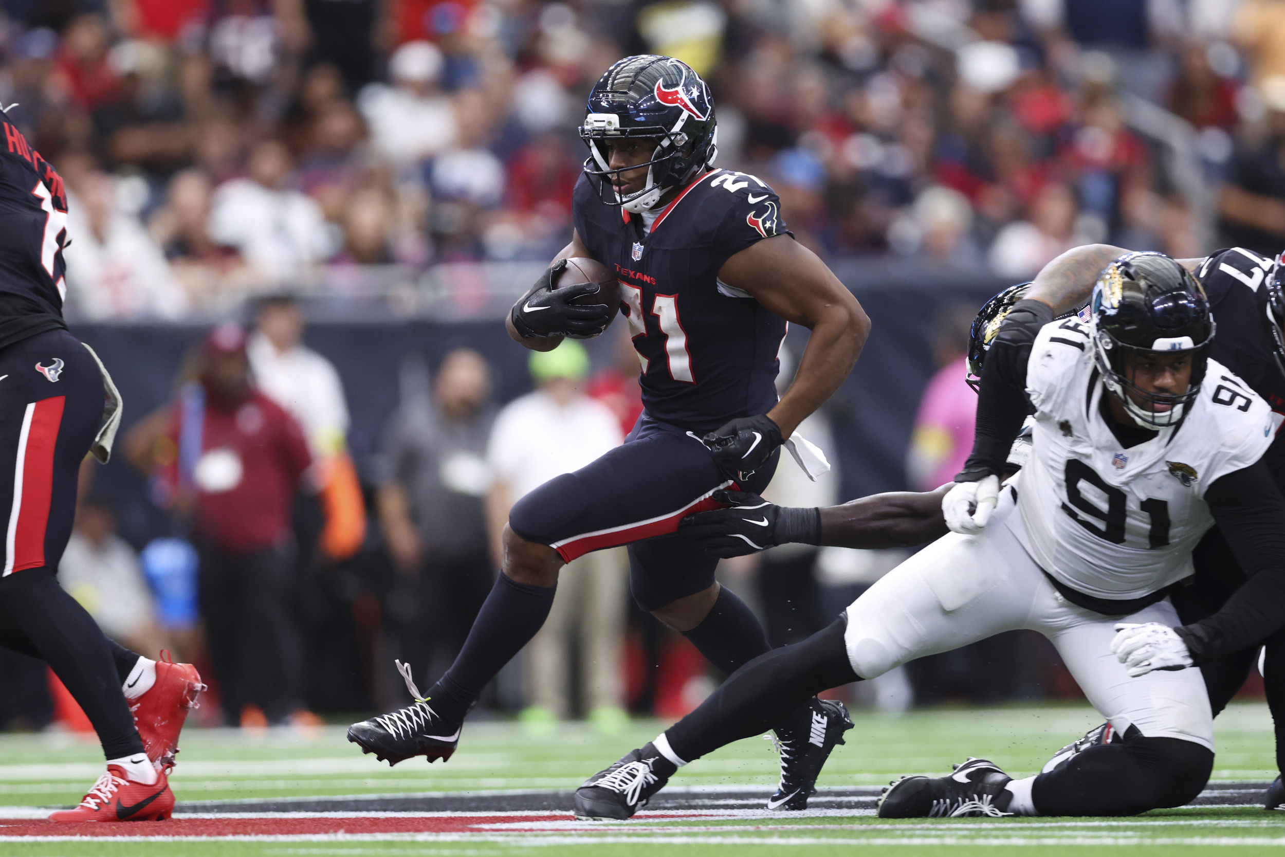 Veteran RB Nick Chubb retiring from NFL