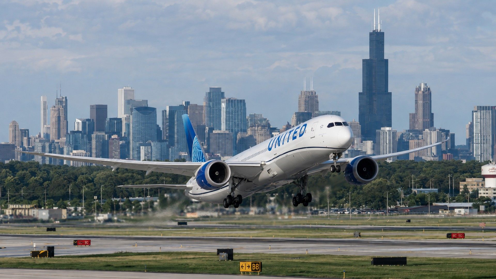 United Airlines launches 14 new nonstop routes from the world’s busiest ...
