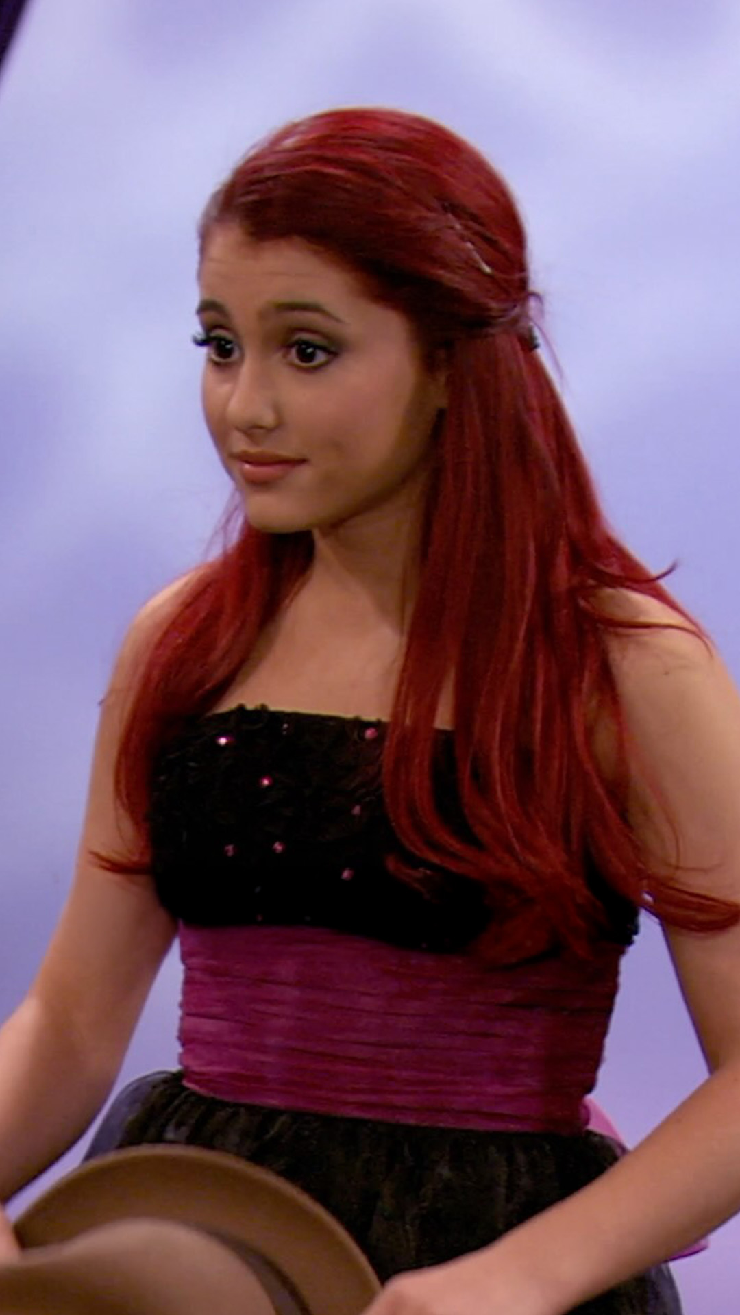 Ariana Grande turns 90 seconds on Victorious into a full performance