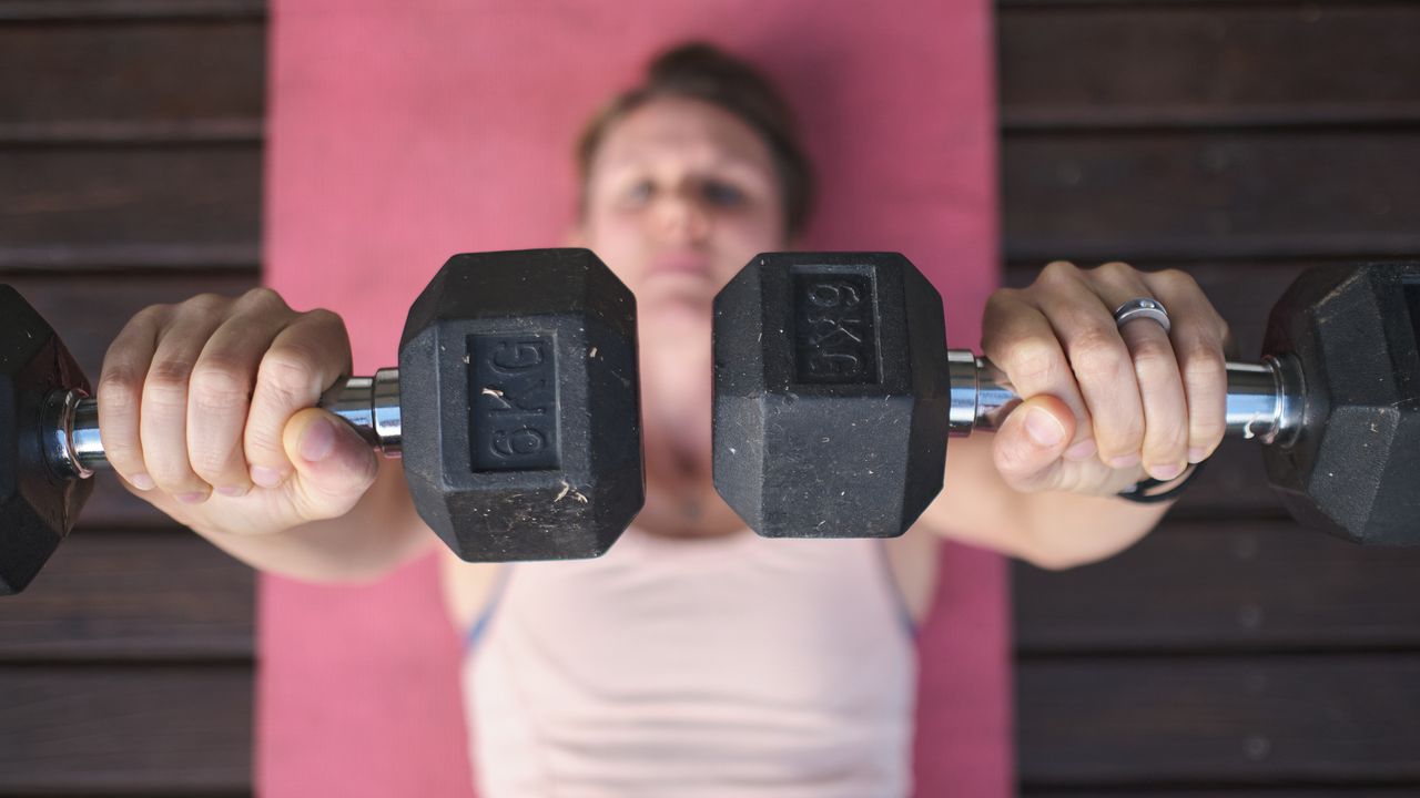 A trainer says this is the workout she gives to beginners who want to ...