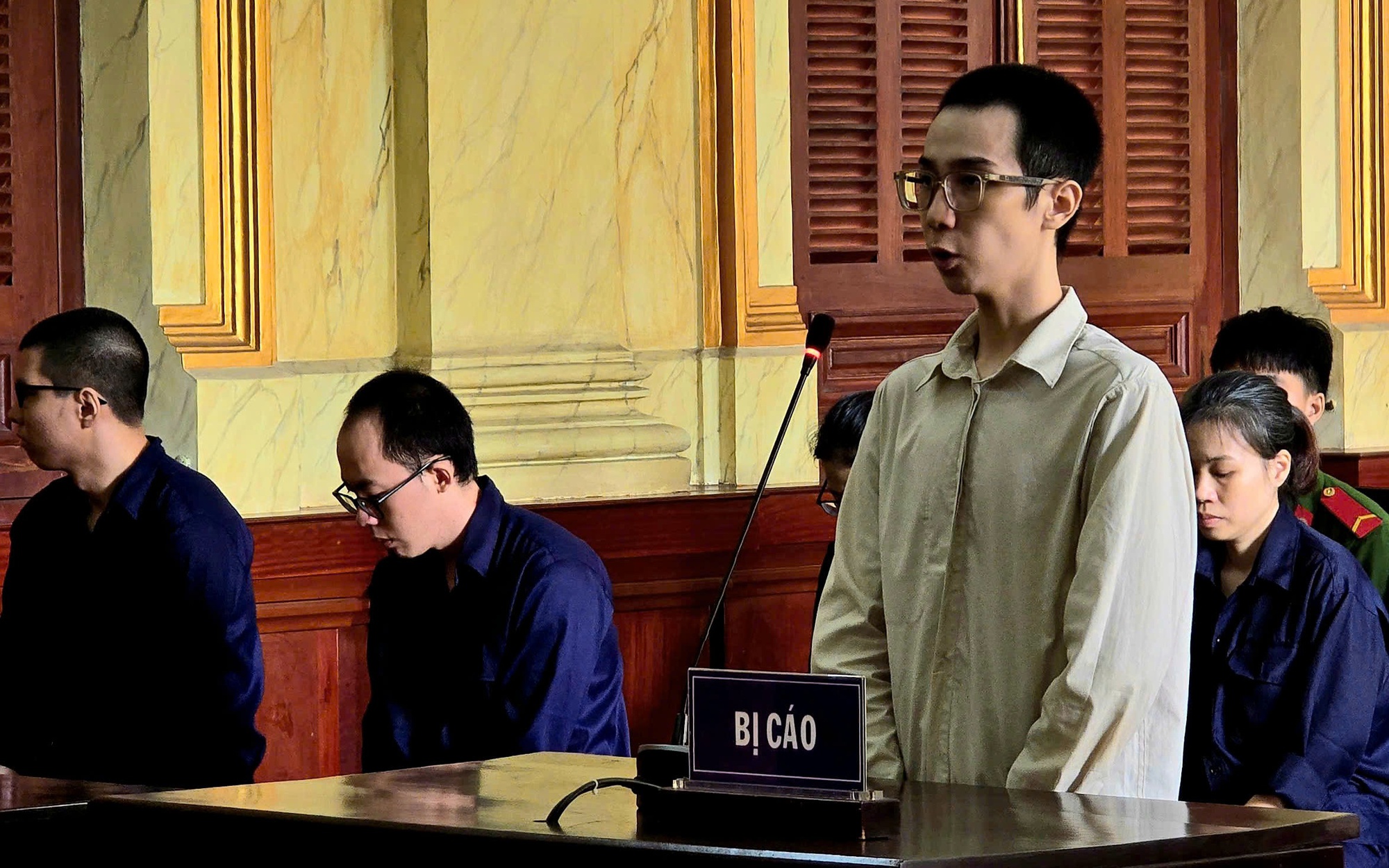 Tòa án triệu tập bị hại, người liên quan đường dây lừa đảo mạo danh ngân hàng vào đầu tháng 9