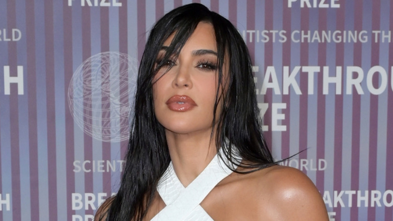 How to rock the sleek liquid hair look