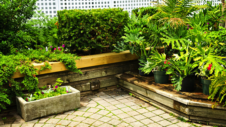 How to quickly build a durable retaining wall with 4x4 posts