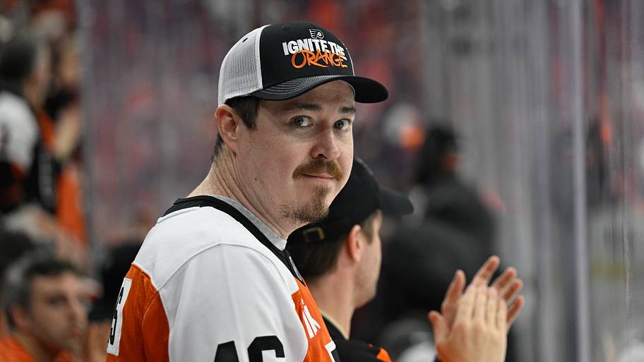 Most famous celebrity Flyers fans you may or may not spot at games in Philly