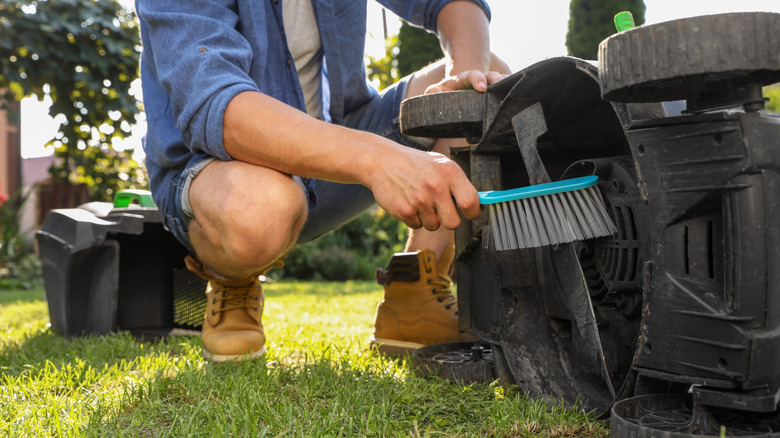Prevent rust on mower blades with an easy solution from Amazon