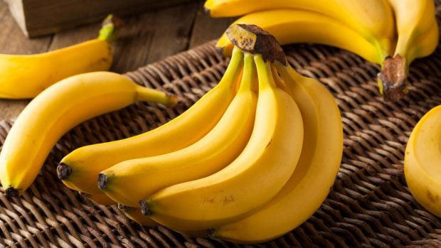 El inesperado truco de la cáscara de plátano y vinagre que todos están ...