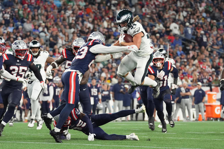 Updated Eagles 53-man roster projection after loss to the Patriots