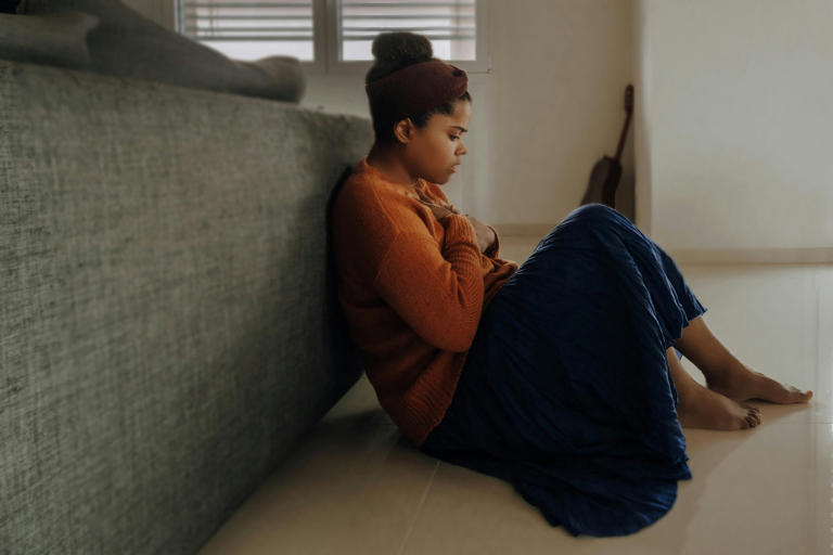 Psychology says people who keep imagining worst-case scenarios aren't ...
