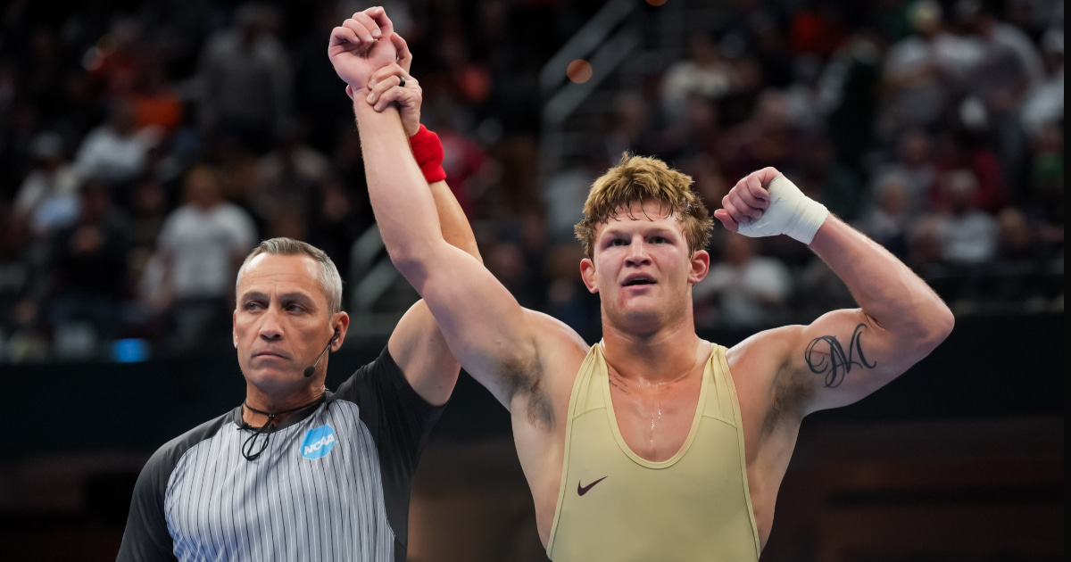 Minnesota's Max McEnelly defeats Bo Nickal at RAF12