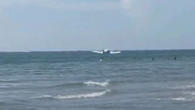 Pilot rescued after small plane crashes into ocean in Boca Raton