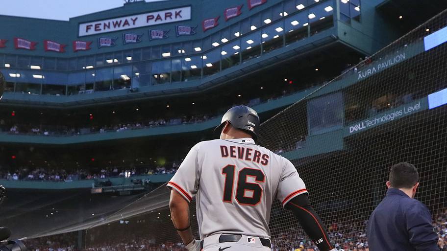 Red Sox fans scolded by Giants All-Star for booing Rafael Devers