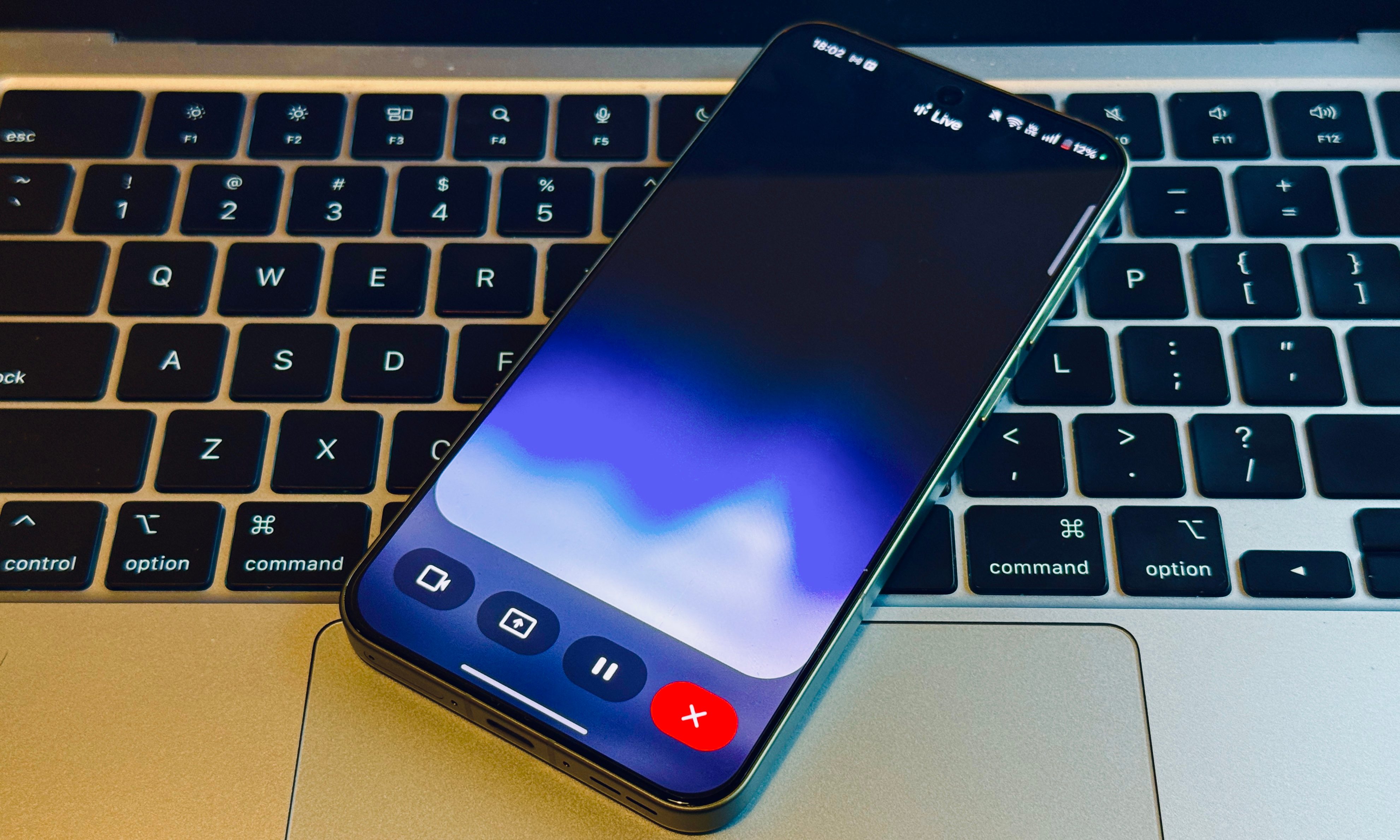 Google gives Gemini Live its own Deep Research upgrade