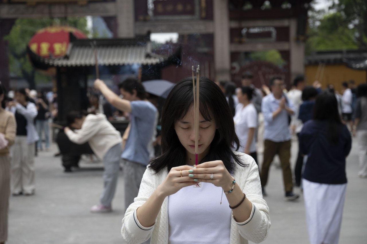 This ancient temple is where China's young people go to pray for a good job