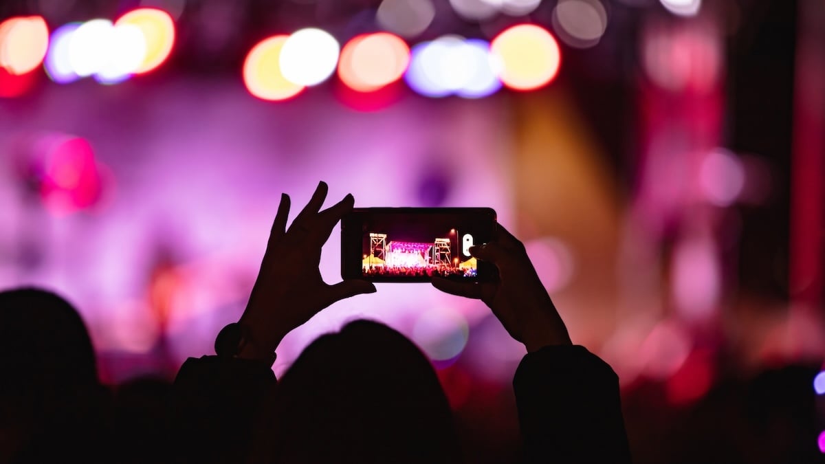 Science weighs in on whether all those photos are helping or hurting your memory