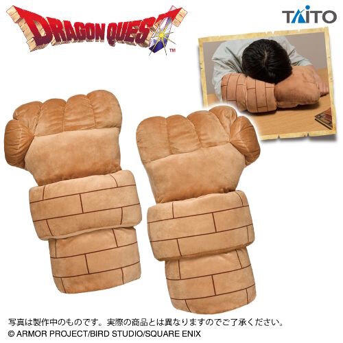 『ドラクエ』プライズがユニーク! 「ゴーレムの腕入れ枕」は実用性抜群、歴代主人公＆ボス集合の「ガジェットケース」も