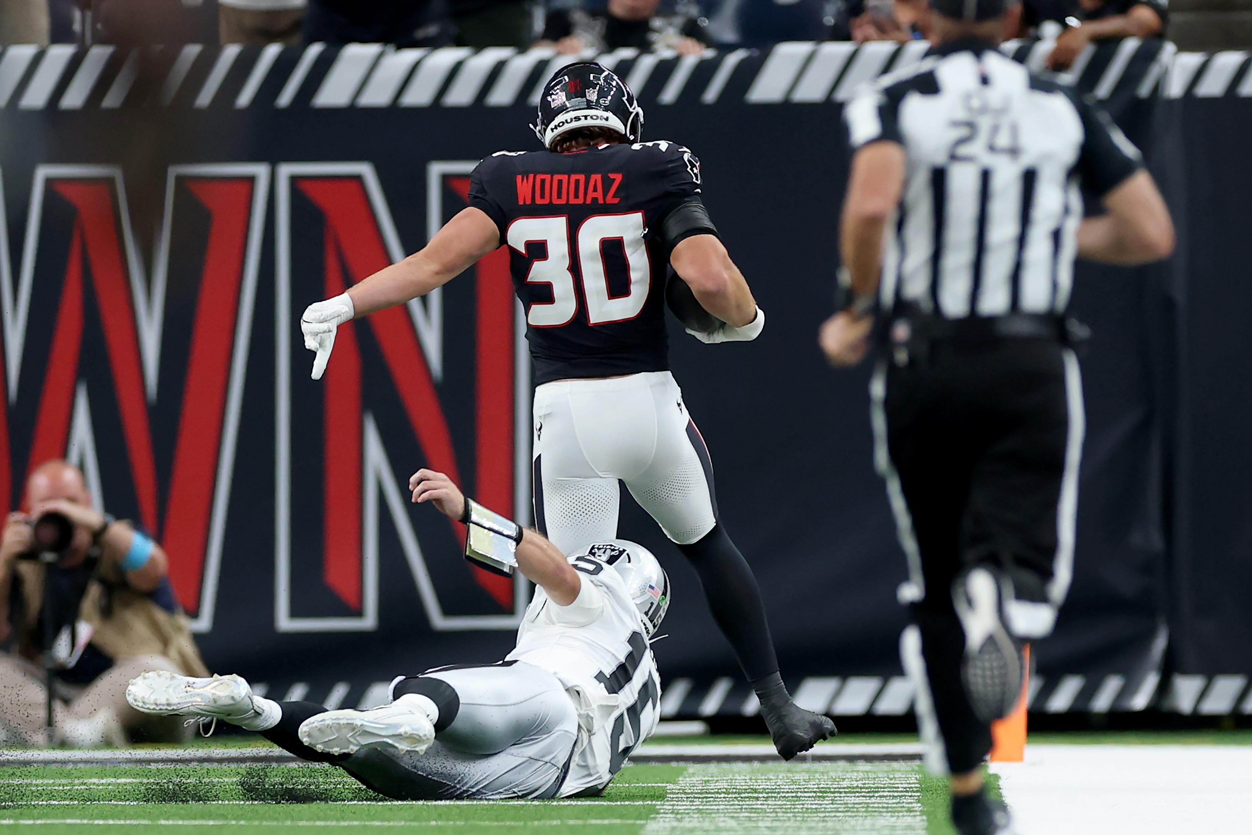Texans' Wade Woodaz broke thumb, signing Caleb Johnson