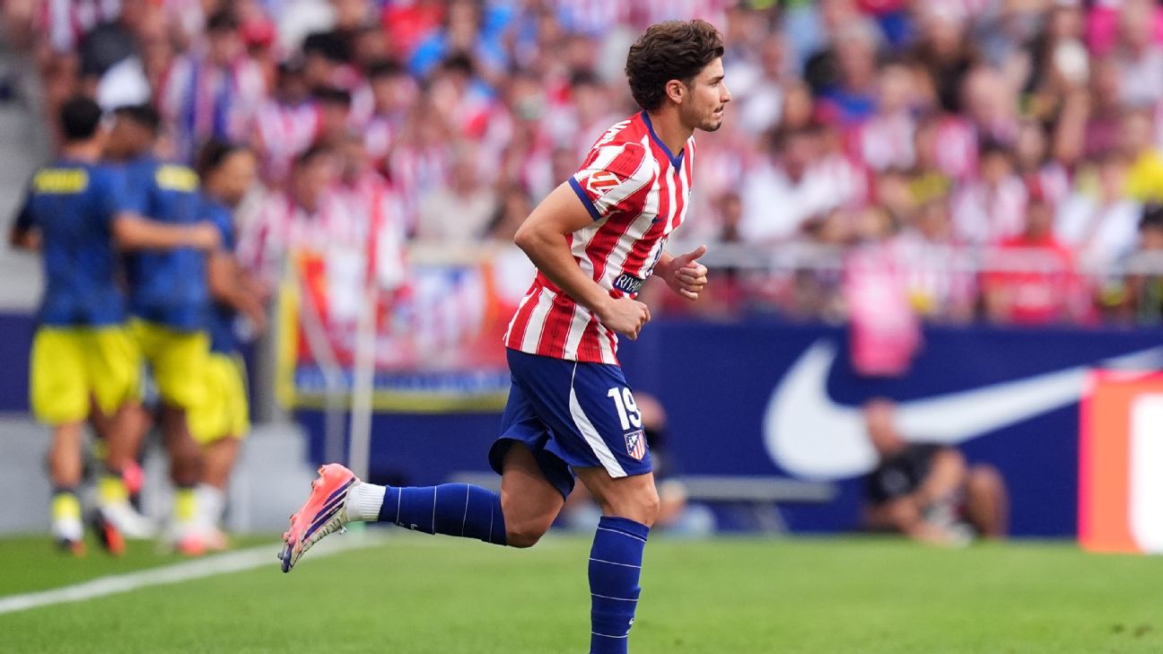 Julian Álvarez jeered by Altético Madrid fans during draw with Villareal