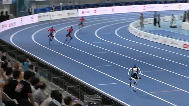 Robot smashes men's 400m world record at Beijing 'robot Olympics'
