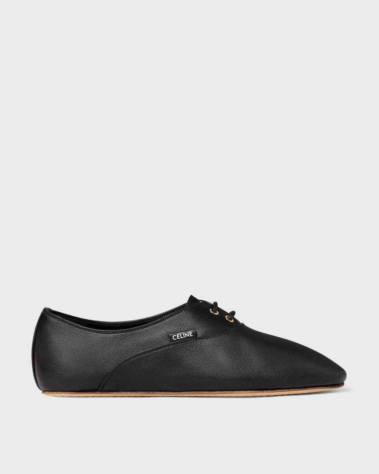 Instead of ballet flats, this is the flat shoe trend everyone will ...