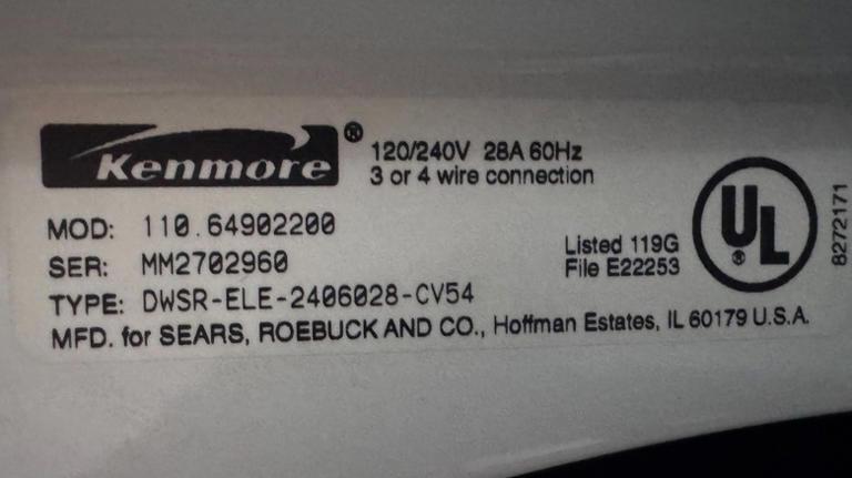 How many amps does a dryer typically use?