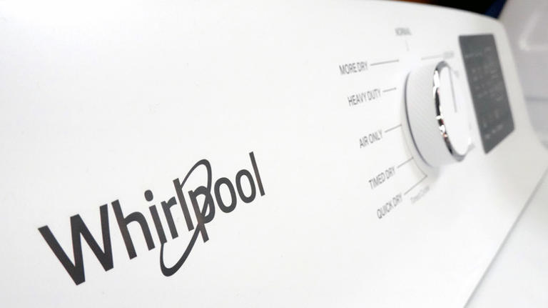 How many amps does a dryer typically use?
