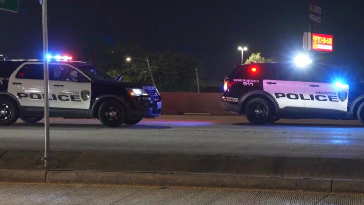 Woman hit and killed while trying to cross Gulf Freeway, HPD says