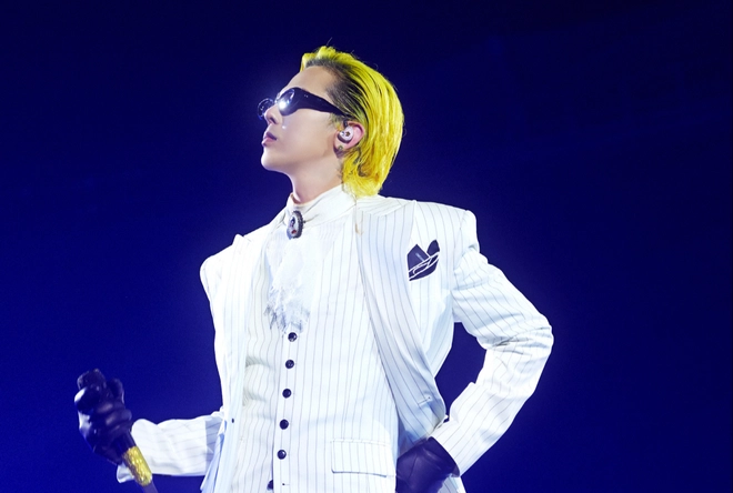 Thót tim tại concert BigBang: G-Dragon cứu quay phim thoát chết
