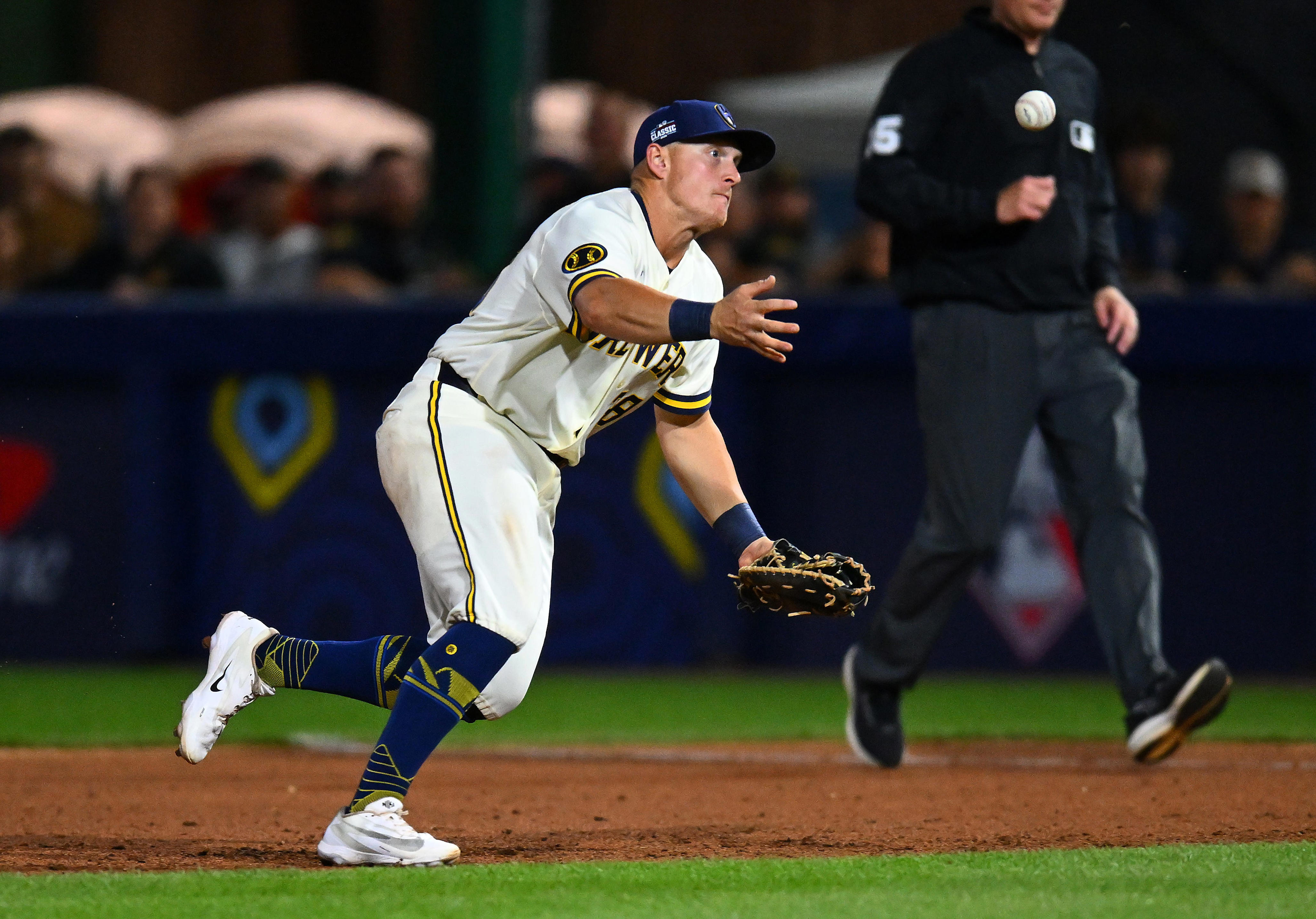 Braves 4, Brewers 2: Quiet bats, fielding gaffes and a scary bruise