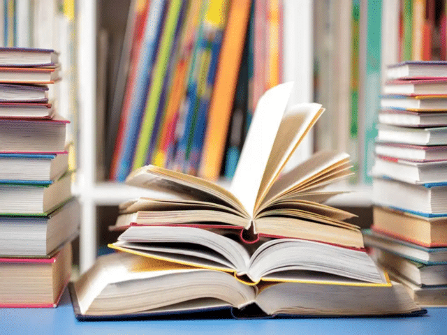 gujarat-government-to-deliver-free-books-to-students-homes-signs
