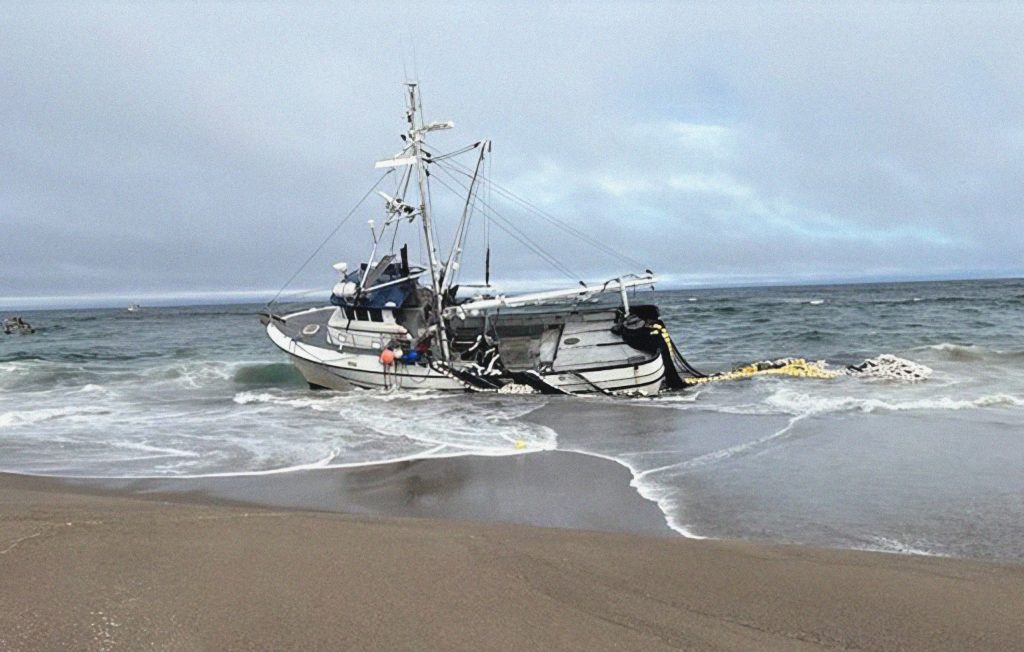 No injuries, pollution after vessel runs aground at Point Reyes, Coast ...