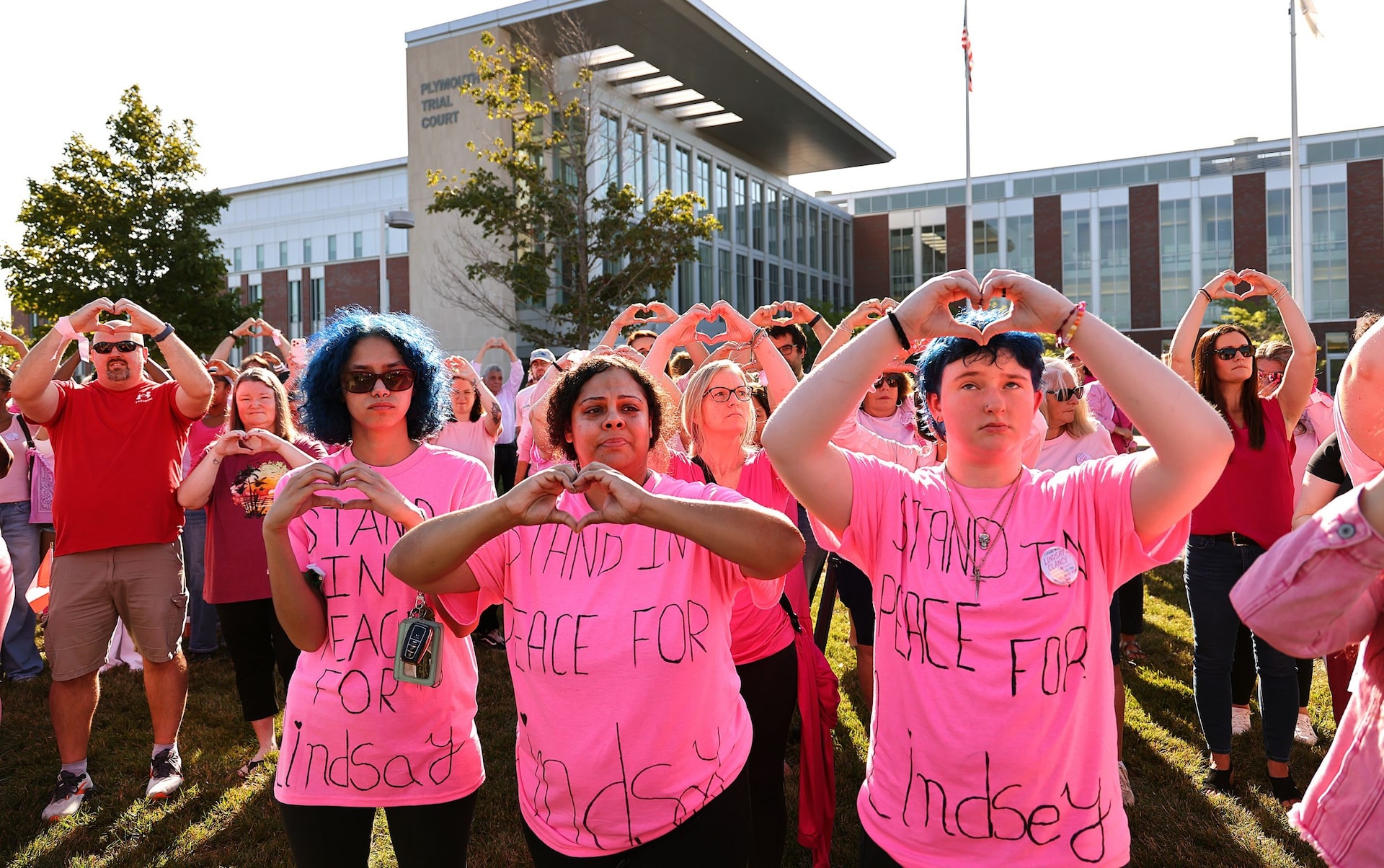 The superfans rallying behind mother who killed her children