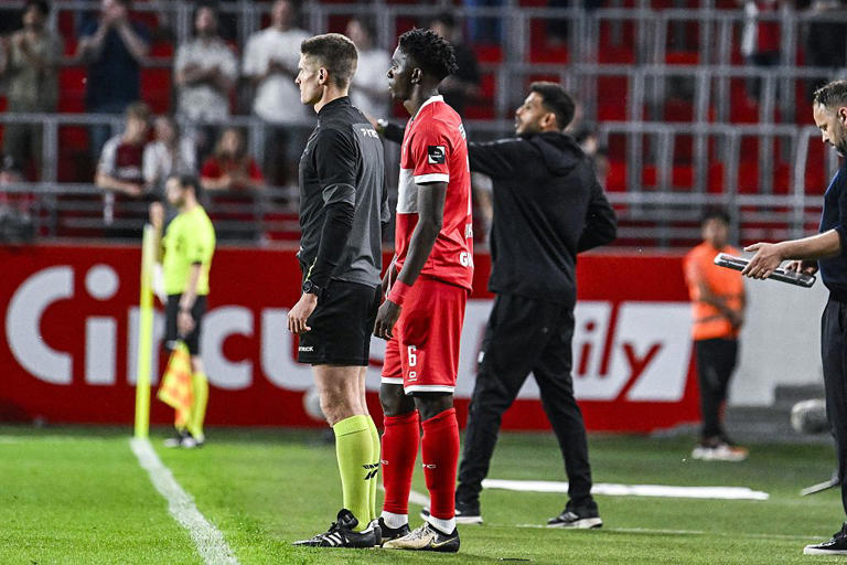 florent-ghisolfi-explains-why-sunderland-have-made-jules-ahoka-their