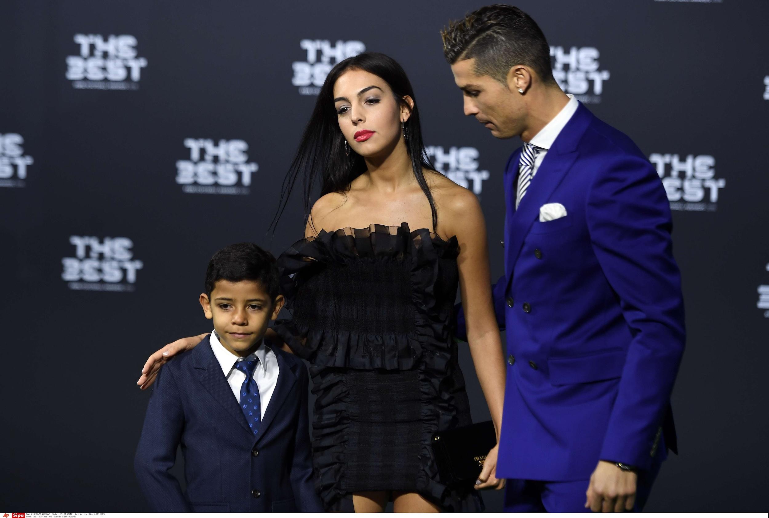 quelques-jours-apr-s-leur-mariage-georgina-rodriguez-a-pris-une-grande