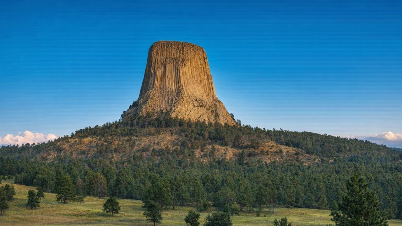 He jumped from a plane onto Devil’s Tower… then became trapped 1,000 ...