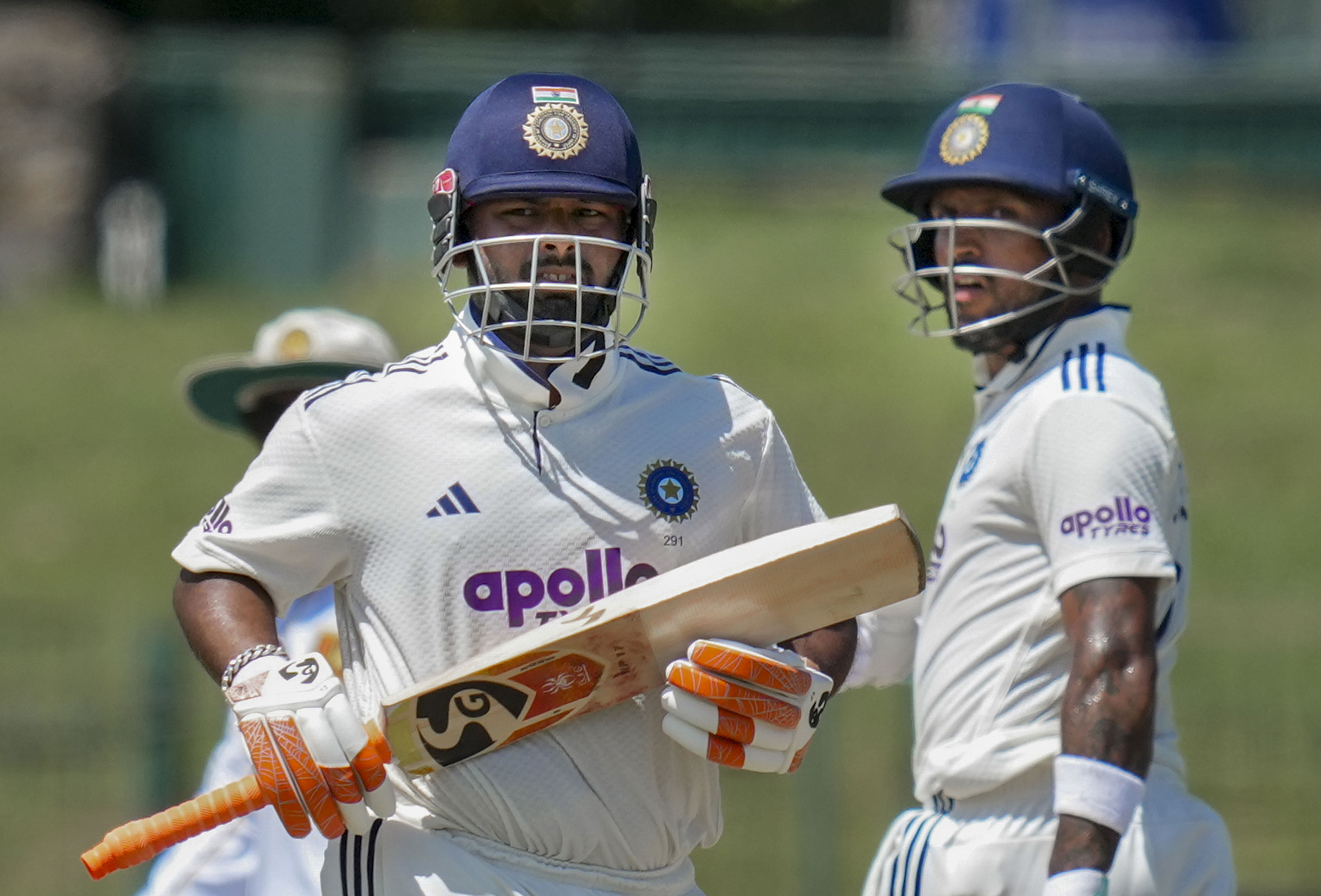 India reach 419/6 at lunch on day two
