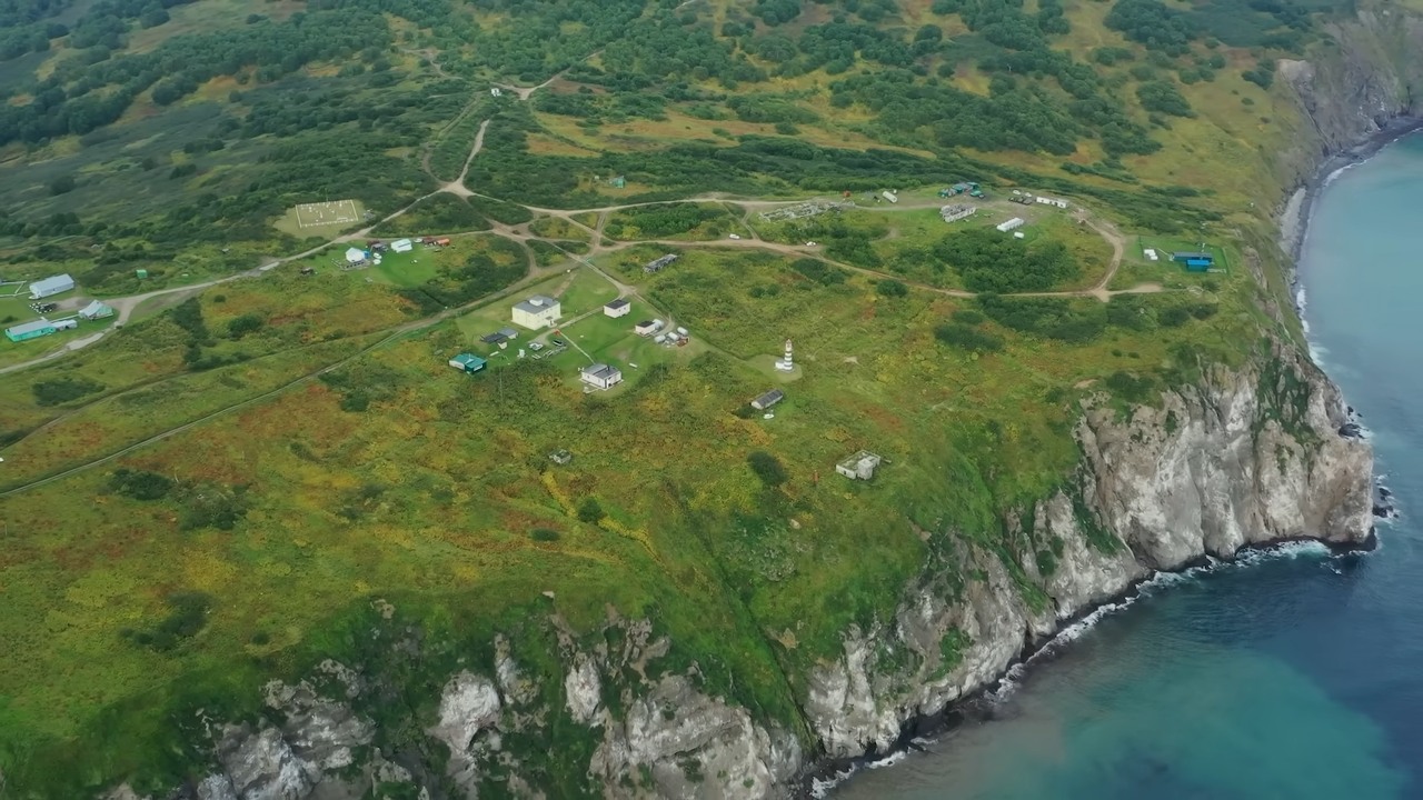 A mega earthquake off Russia sent tsunami warnings across the Pacific