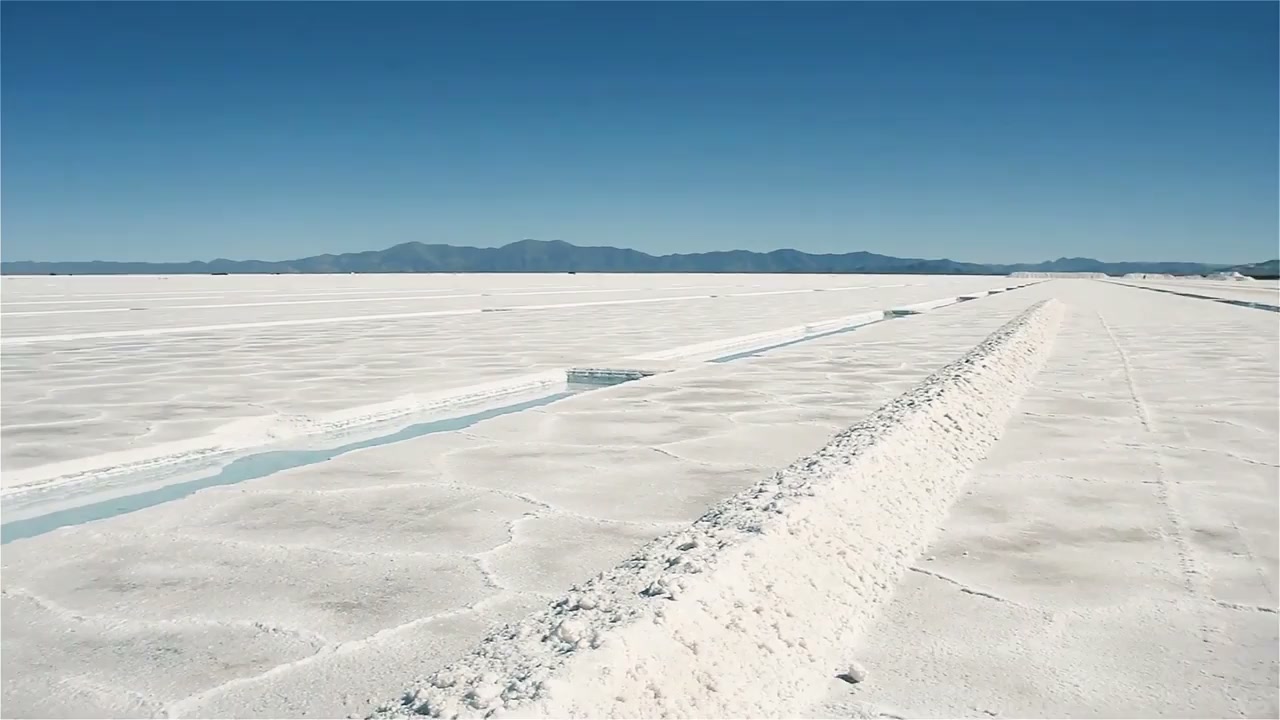 Salar de Uyuni, Bolivia: Harvesting white gold