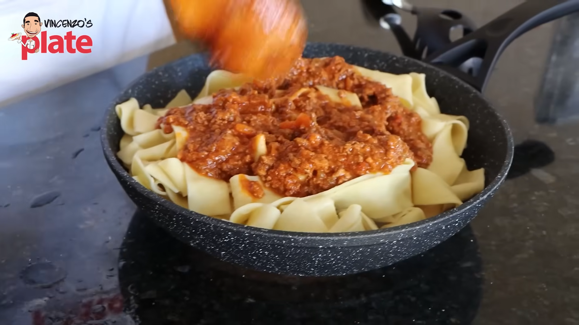 An Italian chef watches Marco Pierre White make bolognese - then starts ...