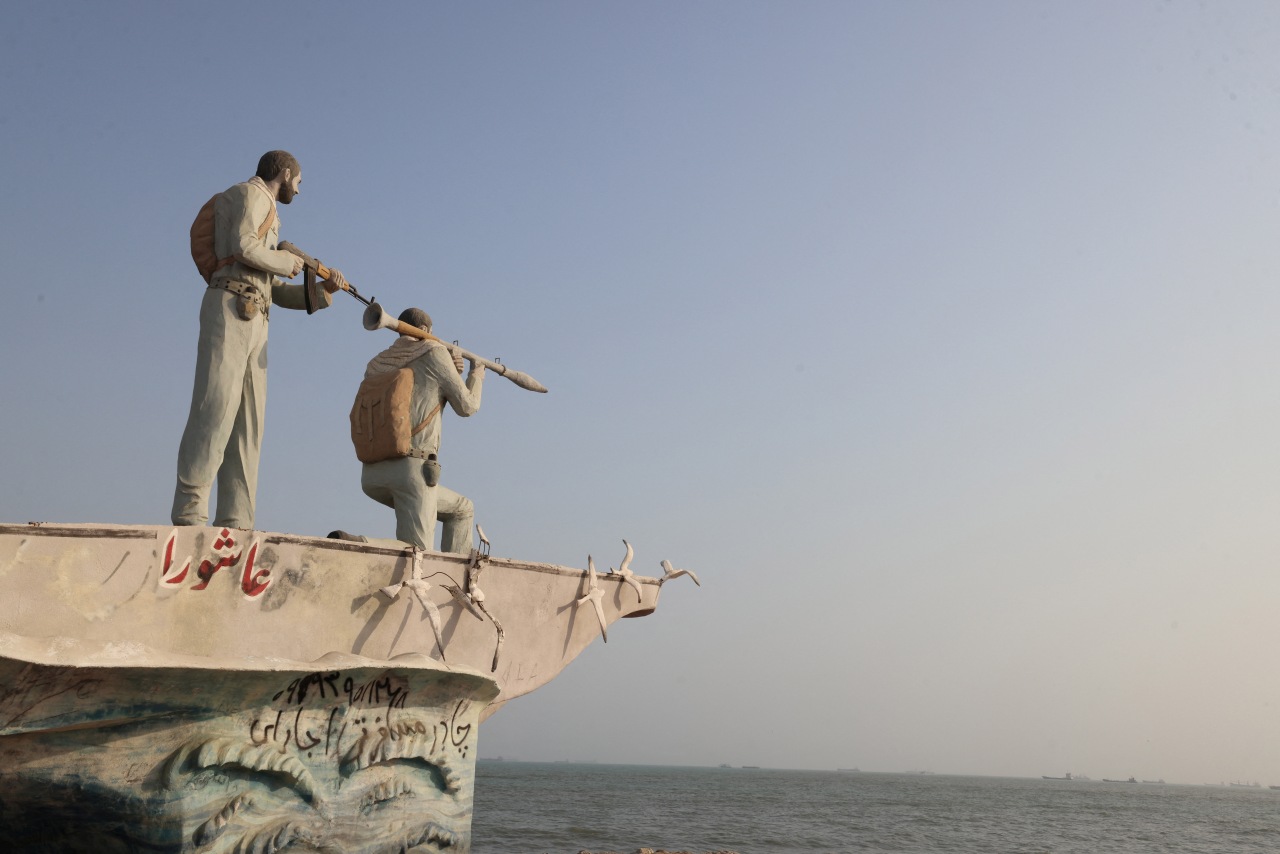 US says oil is pouring through Hormuz. Trackers can't find it.