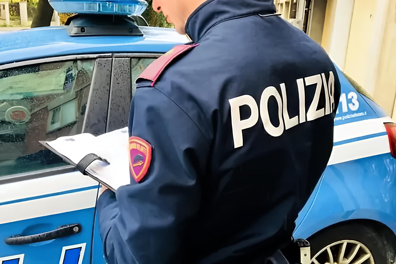 Minaccia giovane con un tirapugni e gli prendere la felpa: arrestato ...