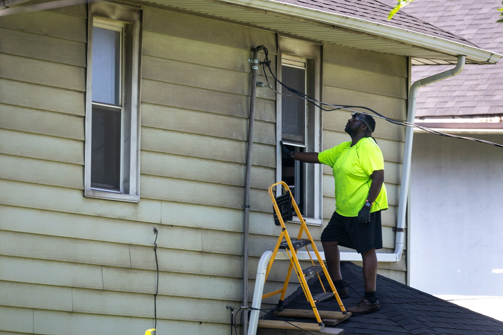 Indiana mayor speaks out as residents near two weeks without power