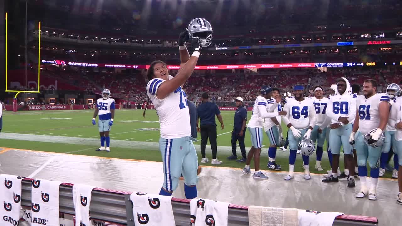 Dallas Cowboys rookie Shiyazh Pete earns standing ovation during ...