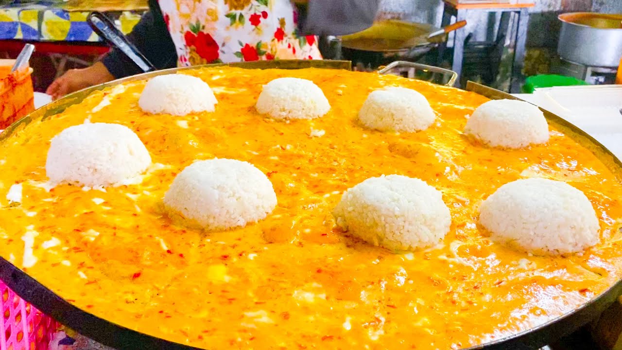 They wrapped coconut rice inside a giant omelet then covered it in ...