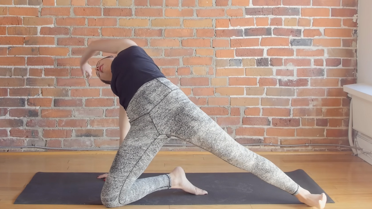 10-min morning yoga full body stretch for beginners