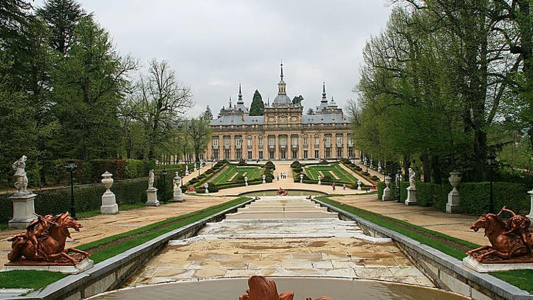 Crazy about castles? This interactive map lets you explore thousands of ...
