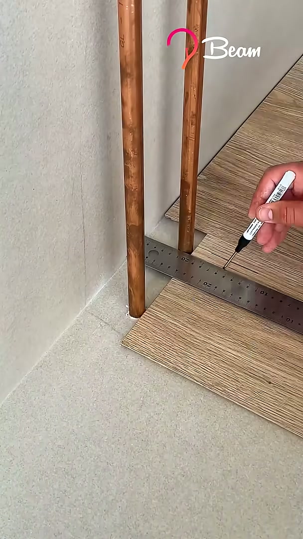 Laminate pipe cutting trick #diy #pipe #laminate #fitting #method