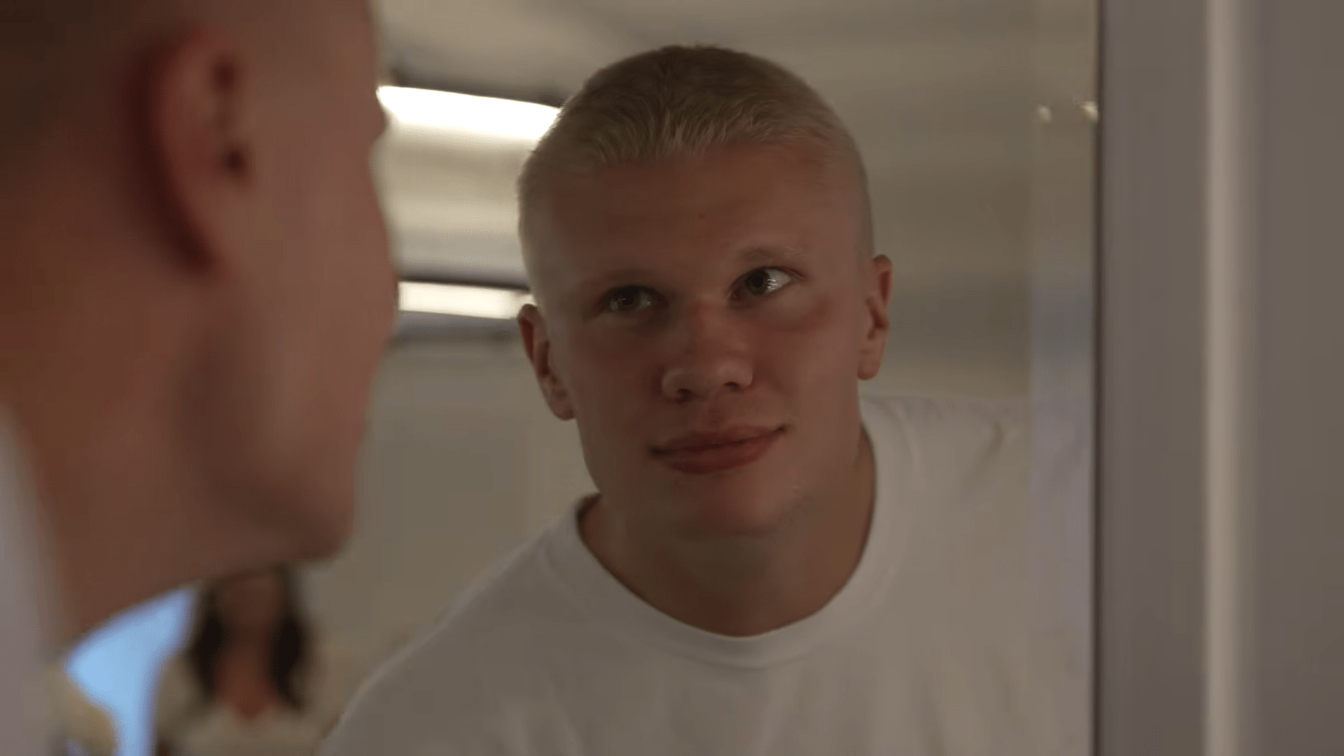 erling-haaland-shocks-fans-with-new-haircut-new-season-new-hair