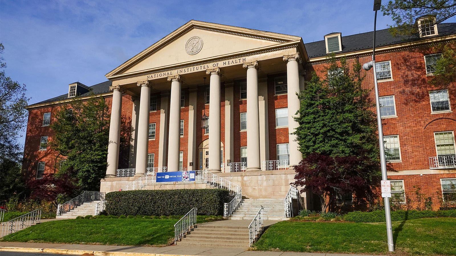Researchers could pay $100M to comply with NIH publishing policy